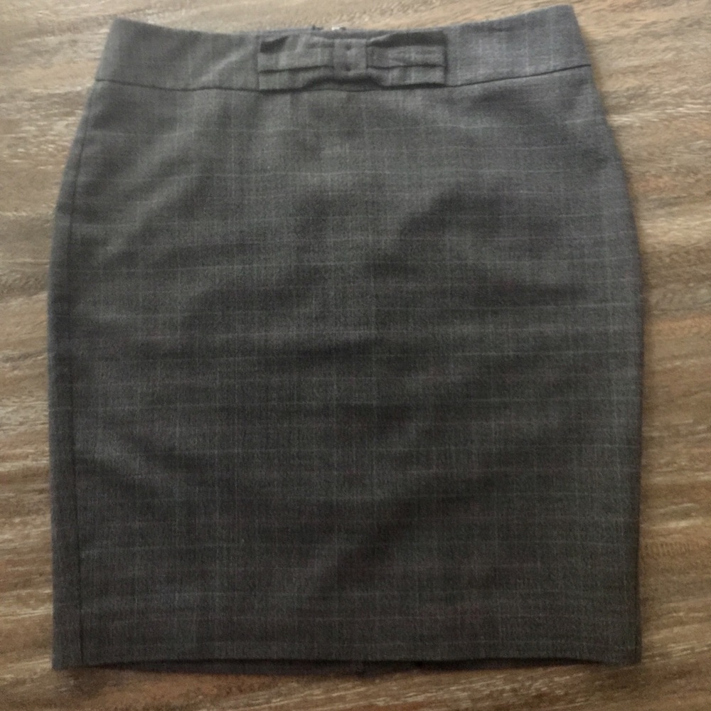 Gray LOFT detail skirt